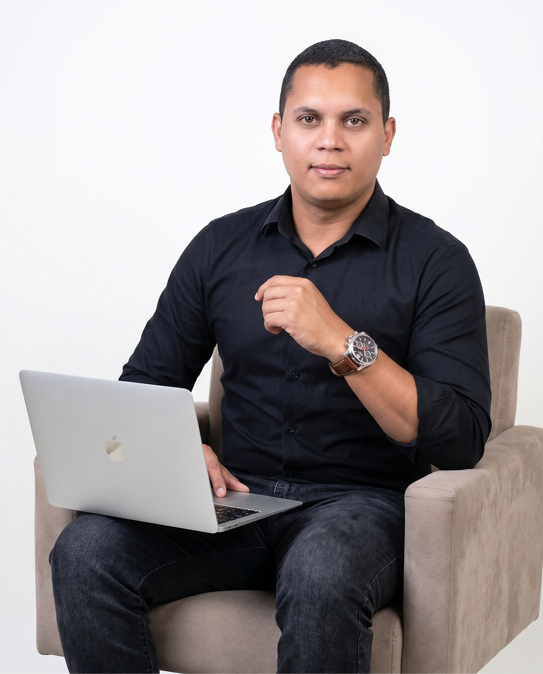 Leandro Matos, consultor independente em redução de custos de planos de saúde empresariais, em sessão de análise